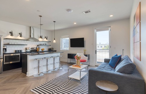 Historic Edgefield Apartamento | The Carter 203 by Avantstay 1BR Balcony