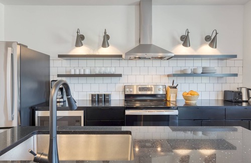 Historic Edgefield Apartamento | The Carter 203 by Avantstay 1BR Balcony