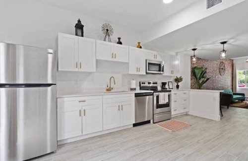 Wynwood Art District Casa | The Carter - A Rustic Pool House