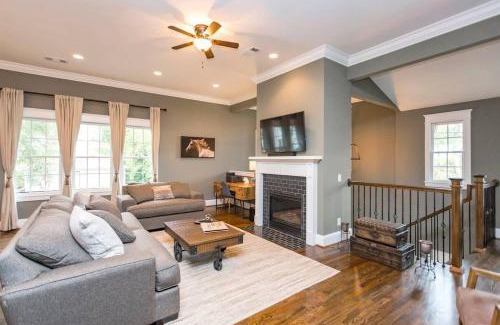 Shelby Hills Casa | The Casa Shelby 2 Miles to Downtown