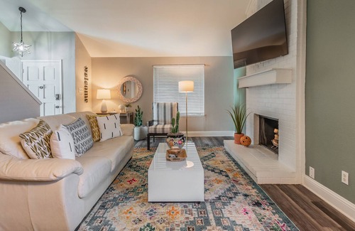 Plano Casa | The Casita Executive Home, Location, Pet Friendly
