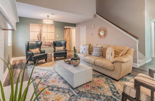 Plano Casa | The Casita Executive Home, Location, Pet Friendly