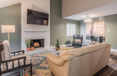 Plano Casa | The Casita Executive Home, Location, Pet Friendly