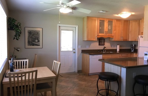 Mitchell Park West Casa | The Casita - Moderno 3 habitaciones, a pie de Asu