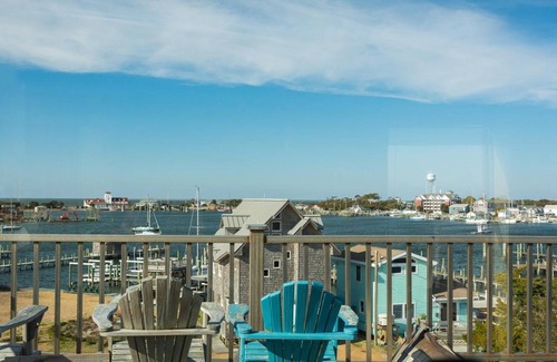 Ocracoke Cama Y Desayuno | The Castle B&B on Silver Lake Harbor