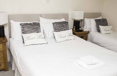 Bramber Casa | The Castle Inn Hotel