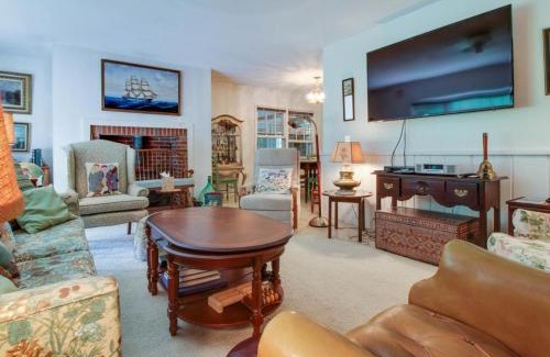 Vineyard Haven Casa | The CAVU Mansion on Bellevue