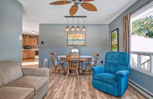 Byng Inlet Cabaña | The Cedar: Awesome view + Bunkie!