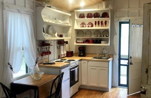 Cashiers Cabina | The Cedar Cabin – Part of Cashiers Lake Cabins