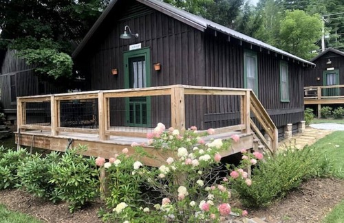 Cashiers Cabina | The Cedar Cabin – Part of Cashiers Lake Cabins