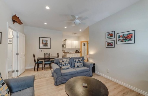 Banff Apartamento | The Cedar - Downtown, walking distance to all the shops and restaurants!