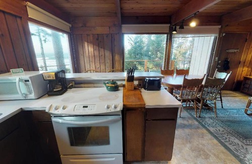 Otter Rock Casa | The Cedar House