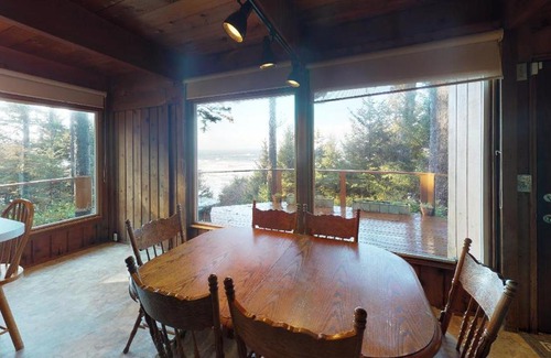 Otter Rock Casa | The Cedar House