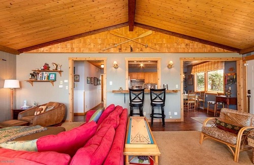 Marcellus Casa | The Cedar Lodge on Big Fish Lake