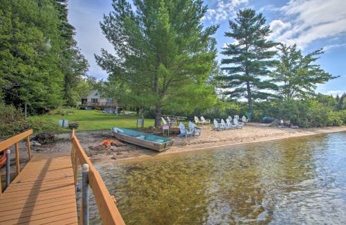 Raymond Casa | The Cedars Cabin with Beach Access on Panther Pond