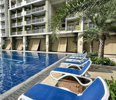 A. Bonifacio Apartamento | The Celandine condo near Ayala Mall Balintawak