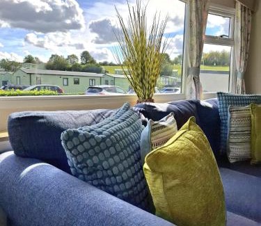 Knaresborough Otro | The Celestial Cabin