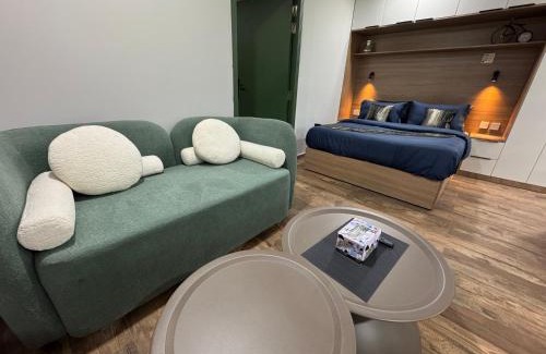 Blue Area Apartamento | The Centaurus One, Two & Studio Apartments EasyStay