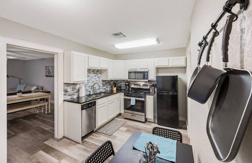 Brookview Casa | The Central Cottage: 7 minutos de Magnolia Table, Silos, Baylor y el centro de Waco