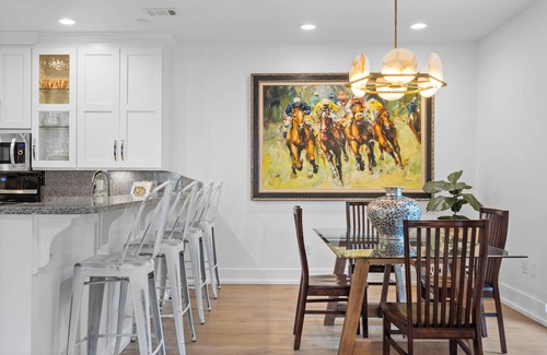 Hot Springs Casa | The Central Loft: Contemporary Downtown Retreat Along Hot Springs' Bathhouse Row