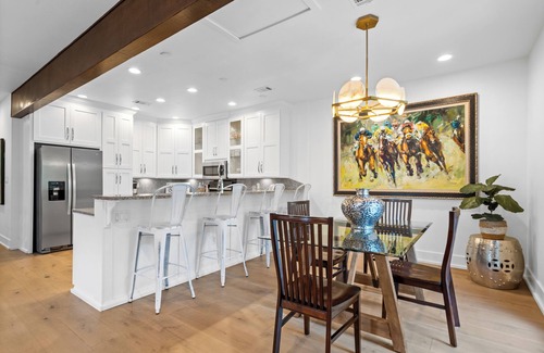 Hot Springs Casa | The Central Loft: Contemporary Downtown Retreat Along Hot Springs' Bathhouse Row