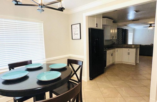 Altamonte Springs Casa | The Centralized Haven 3 bedroom home restaurants, attractions & fun minutes away