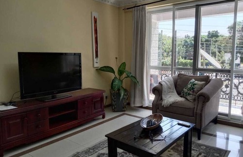 Oyster Bay Apartamento | The centre of Masaki, close to restaurants, bars & supermarkets and ATM's