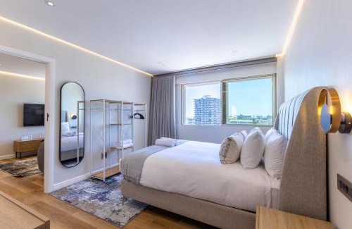 Three Anchor Bay Apartamento | The Centurion 606