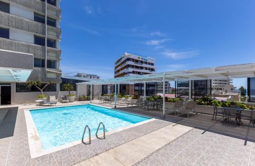 Three Anchor Bay Apartamento | The Centurion 606