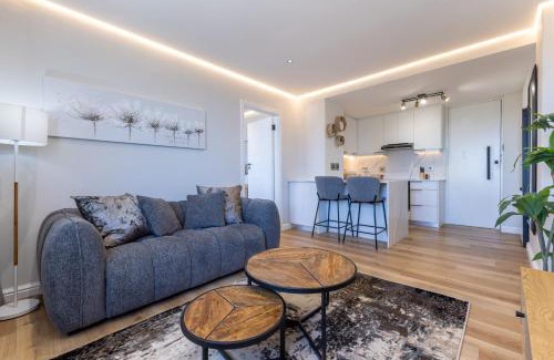 Three Anchor Bay Apartamento | The Centurion 606