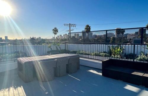 Westwood Apartamento | The Century City Cozy 3 Bedroom Apartment with free parking! 303