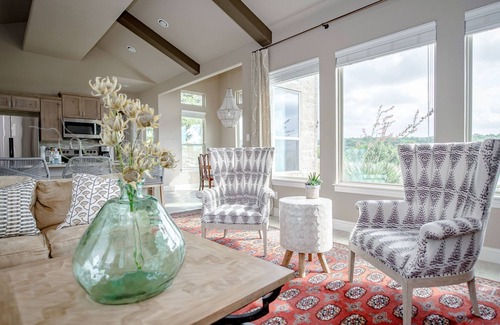 Spring Branch Casa | The Century Oak: 3-Unit Estate next to Remi's Ridge & Hayes Hollow