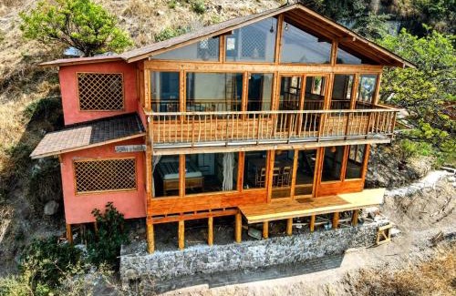 San Marcos La Laguna Chalet De Esquí | The Chalet - 4 bedrooms - stunning lake view