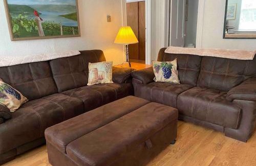 Hammondsport Casa | The Champagne Suite 2