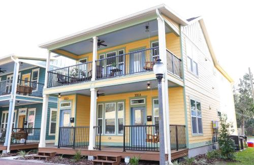 Pleasant Street Casa | The Champion's Suite Newly Built Upscale Central