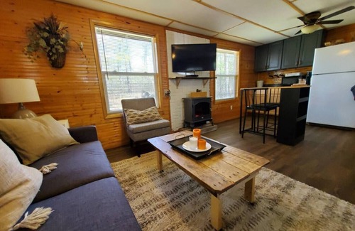 Bitely Cabina | The Channel Cabin with HOT TUB!