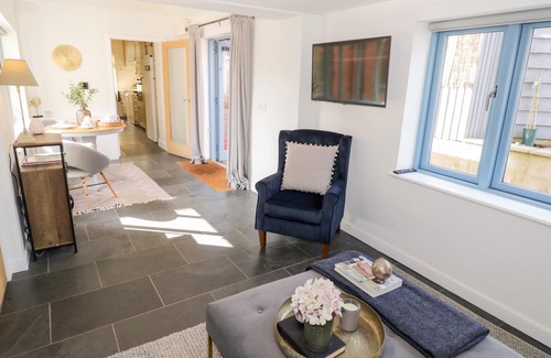 Yarpole Cabaña | THE CHAPEL, pet friendly, character holiday cottage in Yarpole