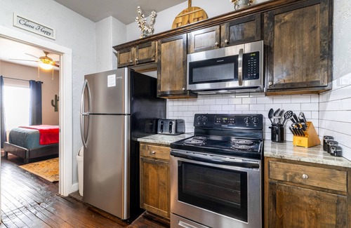 Chickasha Casa | The Charm Chickasha | Fiber | W/D | Extra Parking