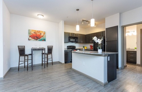 Bentonville Apartamento | The Charming Canary Condo
