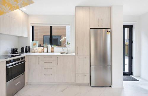 Lower Hutt Casa | The Charming Getaway 1BR Home