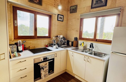 Somersby Cabina | The Charming Studio Escape to Somersby – A Peaceful, Pet-Friendly Retreat