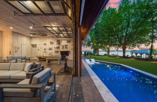 Mayhew Casa | The Chasestone