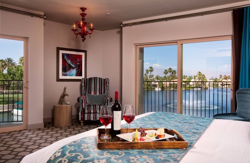 La Quinta Hotel | The Chateau at Lake La Quinta