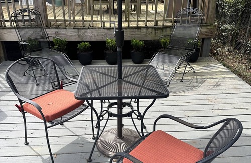 Summerville Casa | THE CHATEAU OF OAKLAND BEST PLACE TO STAY & PLAY GOLF / TWO DECKS 16 FOOT SPA
