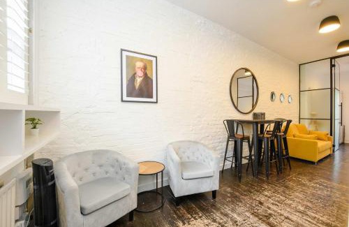 Cathedrals Apartamento | The Cheeky Hideaway-Borough- by Frankie Says
