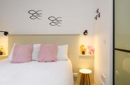 Cathedrals Apartamento | The Cheeky Hideaway-Borough- by Frankie Says
