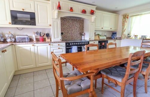 Littlebredy Cabaña | THE CHEESEHOUSE, pet friendly, with a garden in Litton Cheney