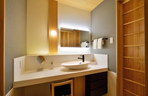 Kagawa Cho Kawahigashi-shimo Hotel | The Chelsea Breath