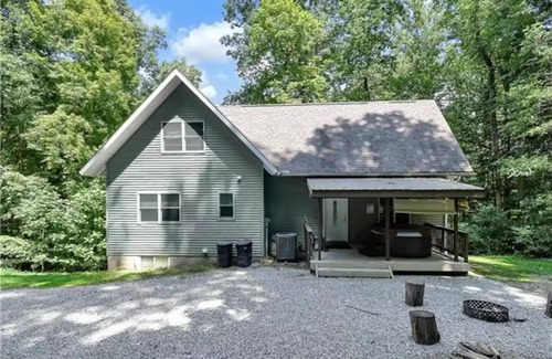 Rockbridge Casa | The Chestnut - Hocking Hills Lakeside Oasis!