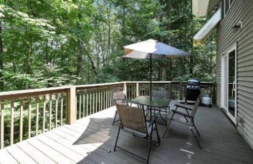 Rockbridge Casa | The Chestnut - Hocking Hills Lakeside Oasis!